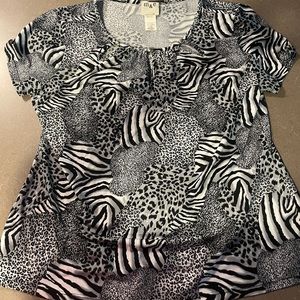 Women’s top. Used. Size Large.